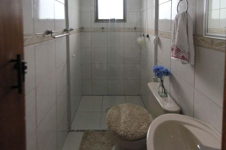 Casa à venda com 196m², 4 quartos e 4 vagas Casa à venda com 196m², 4 quartos e 4 vagasBanheiro 2