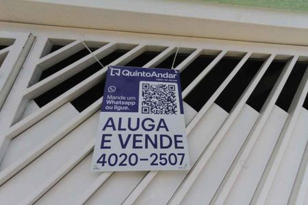 Casa à venda com 196m², 4 quartos e 4 vagas Casa à venda com 196m², 4 quartos e 4 vagasPlaquinha