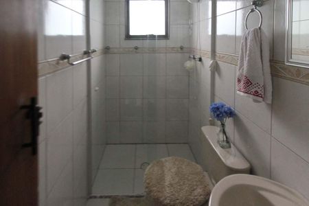Casa à venda com 196m², 4 quartos e 4 vagas Casa à venda com 196m², 4 quartos e 4 vagasBanheiro 2