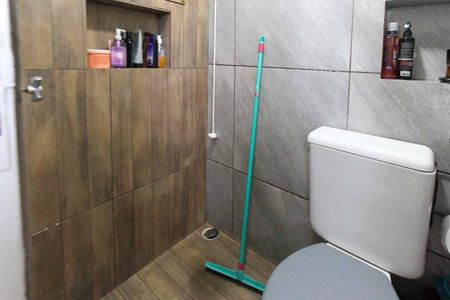 Casa à venda com 196m², 4 quartos e 4 vagas Casa à venda com 196m², 4 quartos e 4 vagasBanheiro 1