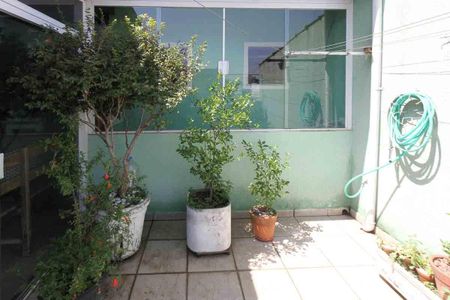 Casa à venda com 196m², 4 quartos e 4 vagas Casa à venda com 196m², 4 quartos e 4 vagasTerraço