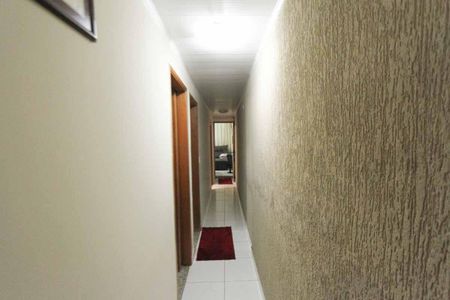 Casa à venda com 196m², 4 quartos e 4 vagas Casa à venda com 196m², 4 quartos e 4 vagasCorredor dos Quartos