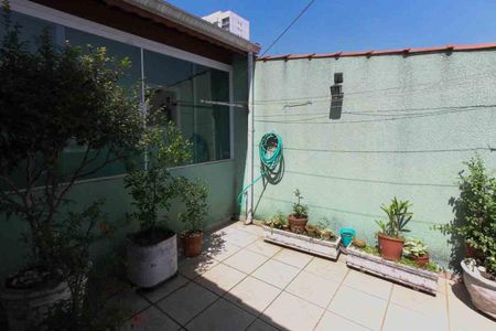 Casa à venda com 196m², 4 quartos e 4 vagas Casa à venda com 196m², 4 quartos e 4 vagasTerraço