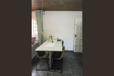 Casa à venda com 196m², 4 quartos e 4 vagas Casa à venda com 196m², 4 quartos e 4 vagasSala de Jantar