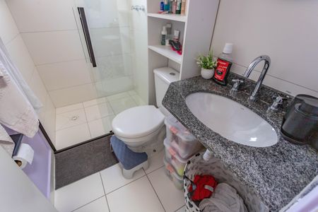 Apartamento para alugar com 55m², 2 quartos e 1 vaga Apartamento para alugar com 55m², 2 quartos e 1 vagaBanheiro da suíte