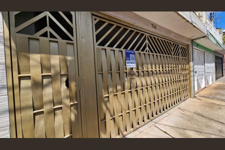 Casa à venda com 152m², 4 quartos e 2 vagas Casa à venda com 152m², 4 quartos e 2 vagasFachada