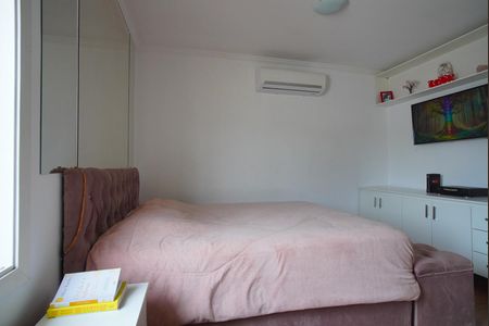 Casa à venda com 130m², 3 quartos e 1 vagaSuíte - Segundo Andar