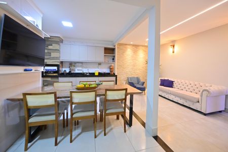 Casa para alugar com 210m², 3 quartos e 2 vagas Casa para alugar com 210m², 3 quartos e 2 vagasCozinha