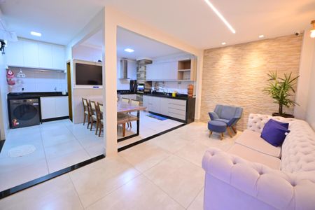 Casa para alugar com 210m², 3 quartos e 2 vagas Casa para alugar com 210m², 3 quartos e 2 vagasCozinha