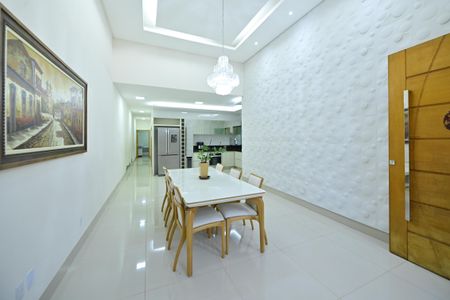 Casa para alugar com 210m², 3 quartos e 2 vagas Casa para alugar com 210m², 3 quartos e 2 vagasSala