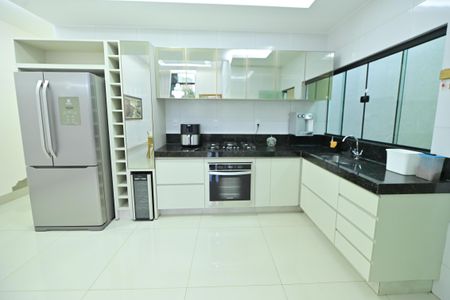 Casa para alugar com 210m², 3 quartos e 2 vagas Casa para alugar com 210m², 3 quartos e 2 vagasCozinha