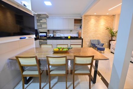 Casa para alugar com 210m², 3 quartos e 2 vagas Casa para alugar com 210m², 3 quartos e 2 vagasCozinha