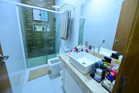 Casa para alugar com 210m², 3 quartos e 2 vagas Casa para alugar com 210m², 3 quartos e 2 vagasBanheiro da Suíte 2