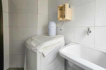 Apartamento para alugar com 70m², 2 quartos e 1 vagaÁrea de serviço 