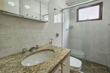 Apartamento para alugar com 70m², 2 quartos e 1 vagaBanheiro da suíte 