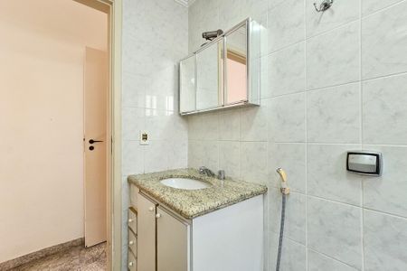 Apartamento para alugar com 70m², 2 quartos e 1 vagaBanheiro da suíte 