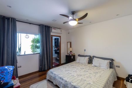 Casa à venda com 260m², 3 quartos e 1 vagaSuíte 1