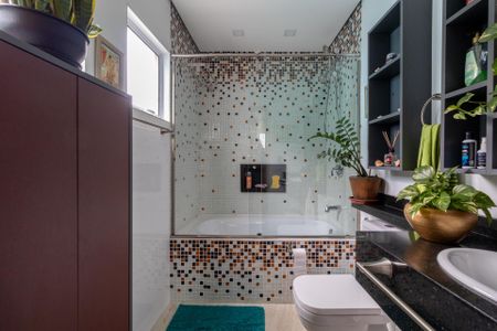 Casa à venda com 260m², 3 quartos e 1 vagaBanheiro Suíte 2