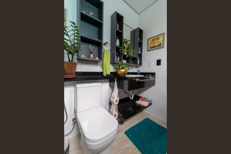 Casa à venda com 260m², 3 quartos e 1 vagaBanheiro Suíte 2