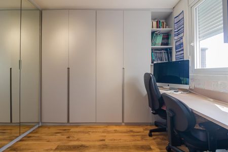 Apartamento à venda com 238m², 2 quartos e 2 vagasQuarto 3 / Escritório
