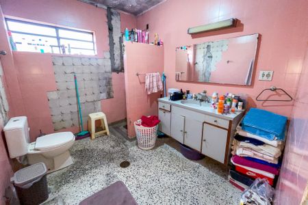 Casa à venda com 182m², 5 quartos e 4 vagasBanheiro