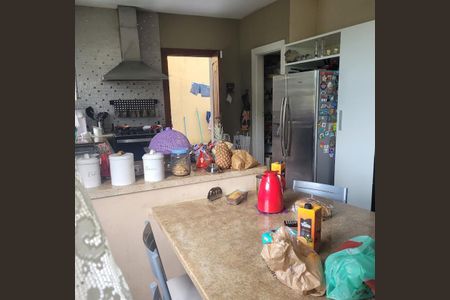 Casa à venda com 450m², 5 quartos e 3 vagas Casa à venda com 450m², 5 quartos e 3 vagasCozinha