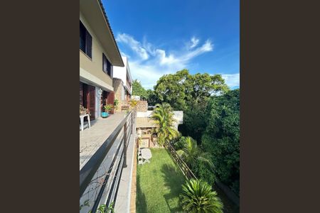 Casa à venda com 450m², 5 quartos e 3 vagas Casa à venda com 450m², 5 quartos e 3 vagasÁrea Externa