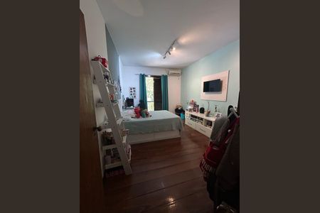 Casa à venda com 450m², 5 quartos e 3 vagas Casa à venda com 450m², 5 quartos e 3 vagasQuarto 2