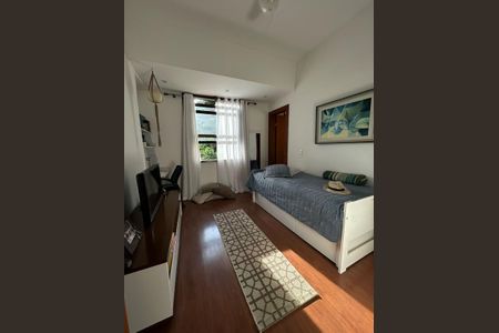 Casa à venda com 450m², 5 quartos e 3 vagas Casa à venda com 450m², 5 quartos e 3 vagasQuarto 5