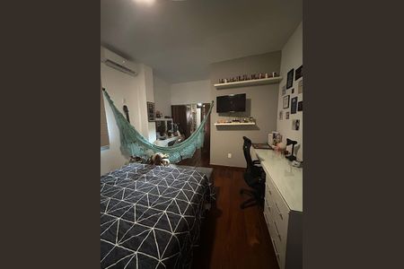 Casa à venda com 450m², 5 quartos e 3 vagas Casa à venda com 450m², 5 quartos e 3 vagasQuarto 3