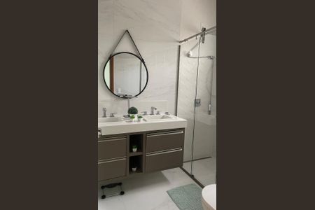 Casa de condomínio para alugar com 245m², 3 quartos e 4 vagas Casa de condomínio para alugar com 245m², 3 quartos e 4 vagasBanheiro