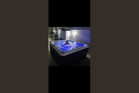 Casa de condomínio para alugar com 245m², 3 quartos e 4 vagas Casa de condomínio para alugar com 245m², 3 quartos e 4 vagasOfurô