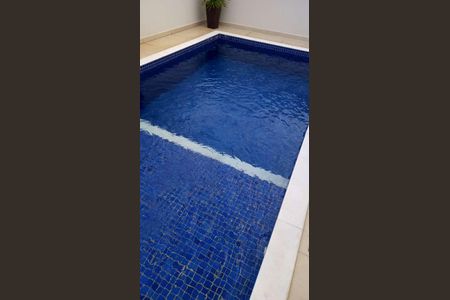 Casa de condomínio para alugar com 245m², 3 quartos e 4 vagas Casa de condomínio para alugar com 245m², 3 quartos e 4 vagasPiscina