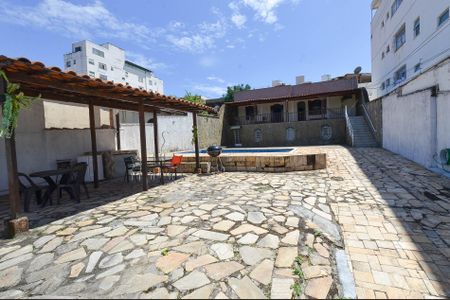 Área Externa de casa para alugar com 3 quartos, 360m² em Boa Vista, Belo Horizonte