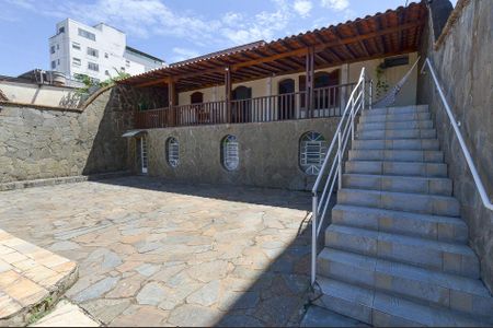Área Externa de casa para alugar com 3 quartos, 360m² em Boa Vista, Belo Horizonte