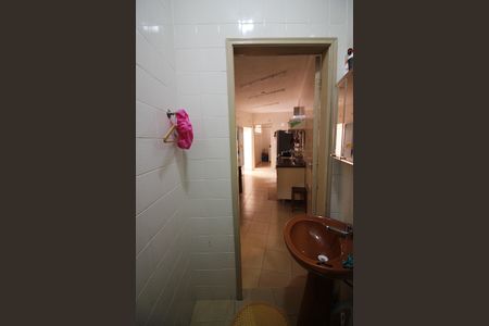 Casa à venda com 173m², 2 quartos e 3 vagasBanheiro Social 2