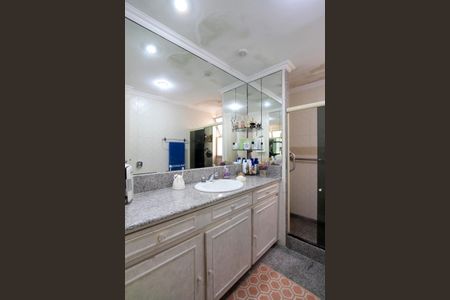 Apartamento à venda com 165m², 3 quartos e 2 vagasBanheiro Quarto 2 suíte 