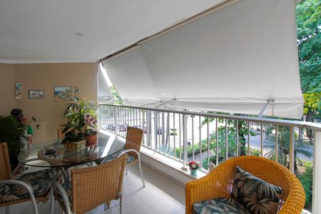 Apartamento à venda com 165m², 3 quartos e 2 vagasVaranda