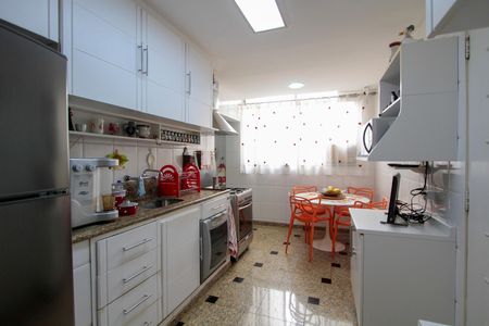 Apartamento à venda com 165m², 3 quartos e 2 vagasCozinha