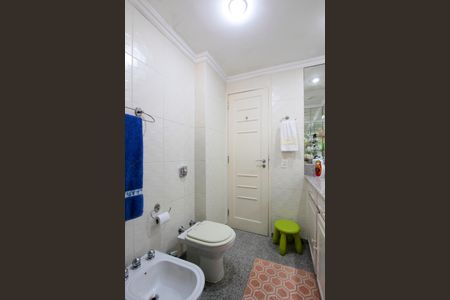 Apartamento à venda com 165m², 3 quartos e 2 vagasBanheiro Quarto 2 suíte 