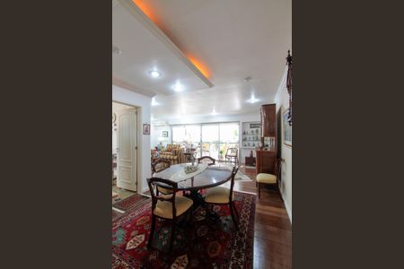 Apartamento à venda com 165m², 3 quartos e 2 vagasSala