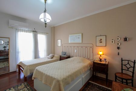 Apartamento à venda com 165m², 3 quartos e 2 vagasQuarto 2 suíte 