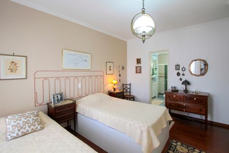 Apartamento à venda com 165m², 3 quartos e 2 vagasQuarto 2 suíte 