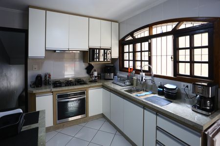 Casa para alugar com 135m², 2 quartos e 2 vagasCozinha