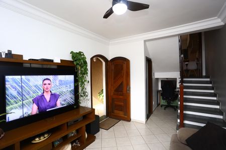 Casa para alugar com 135m², 2 quartos e 2 vagasSala