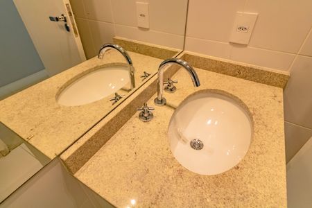 Apartamento à venda com 66m², 2 quartos e 2 vagasBanheiro