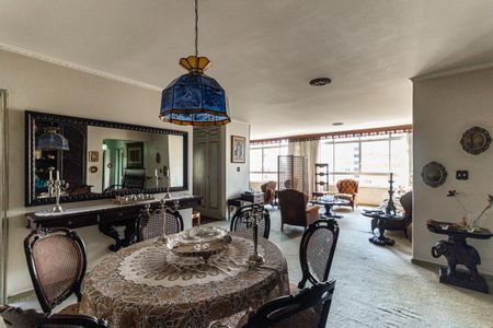 Apartamento à venda com 220m², 4 quartos e 1 vaga Apartamento à venda com 220m², 4 quartos e 1 vagaSala