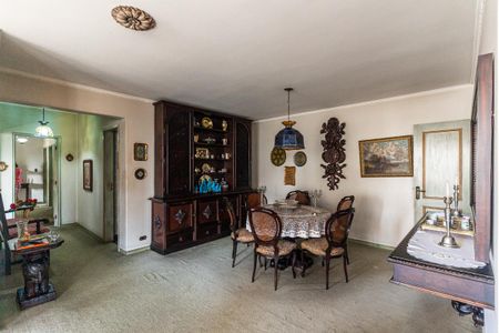 Apartamento à venda com 220m², 4 quartos e 1 vaga Apartamento à venda com 220m², 4 quartos e 1 vagaSala