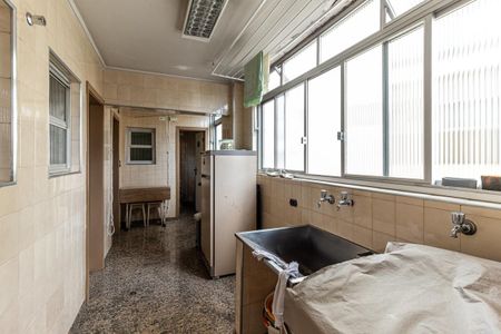 Apartamento à venda com 220m², 4 quartos e 1 vaga Apartamento à venda com 220m², 4 quartos e 1 vagaÁrea de Serviço