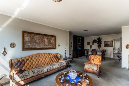 Apartamento à venda com 220m², 4 quartos e 1 vaga Apartamento à venda com 220m², 4 quartos e 1 vagaSala